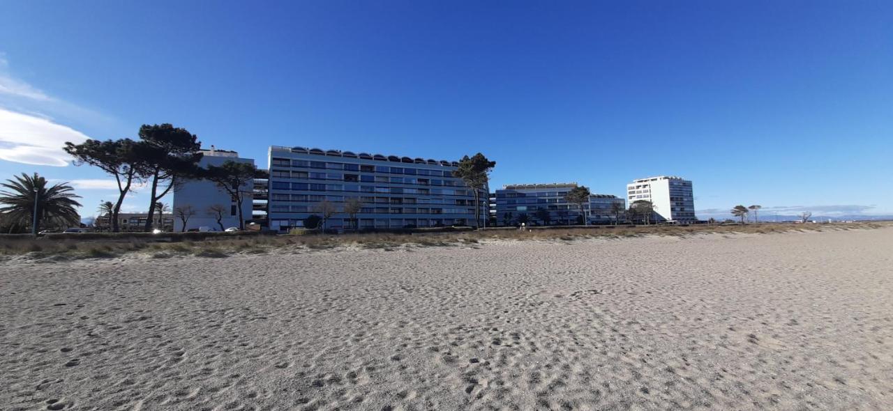 Port Cipriano Sur Les Toits , Vue Panoramique Sur La Mer Saint-Cyprien  Esterno foto